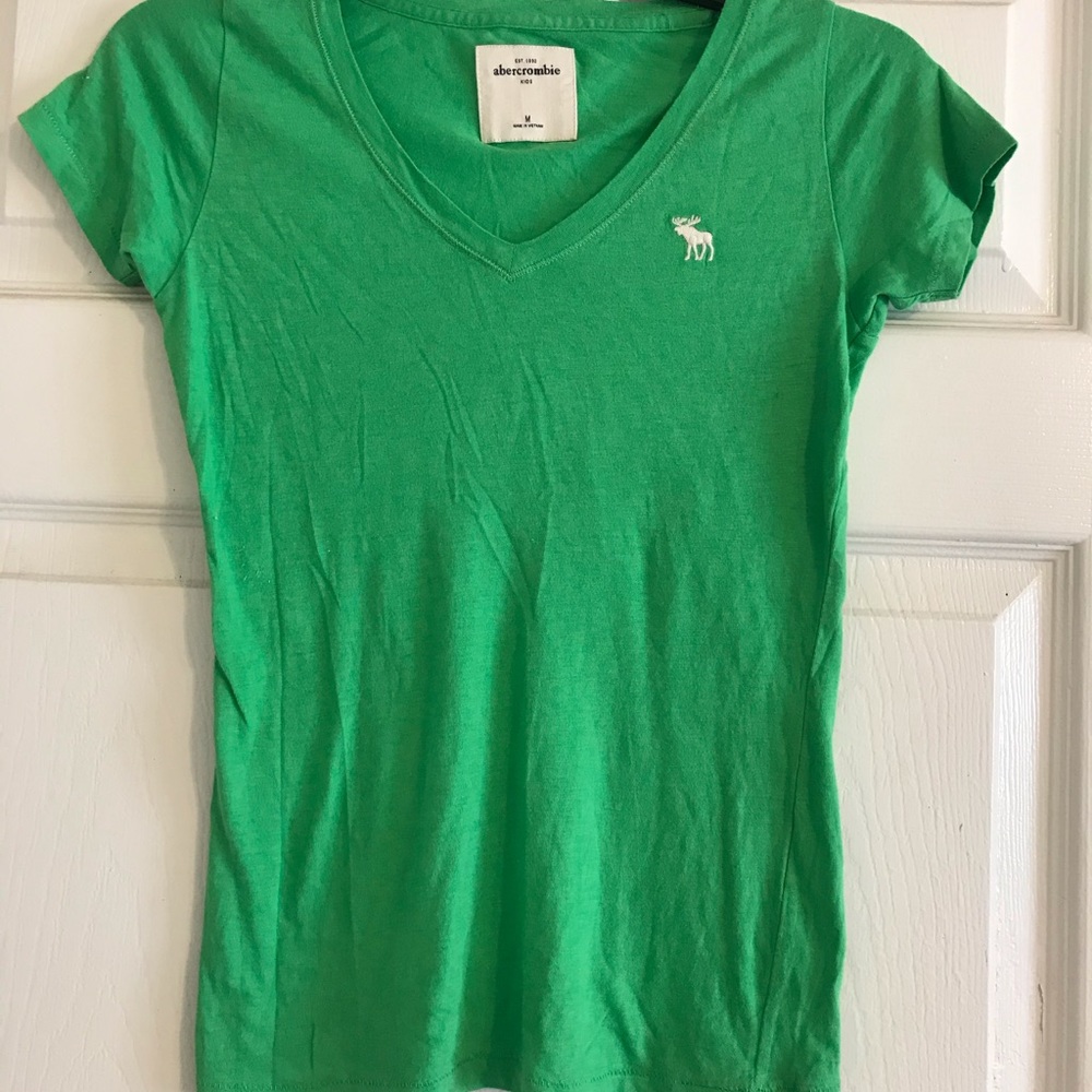 Short-Sleeve tee shirt.